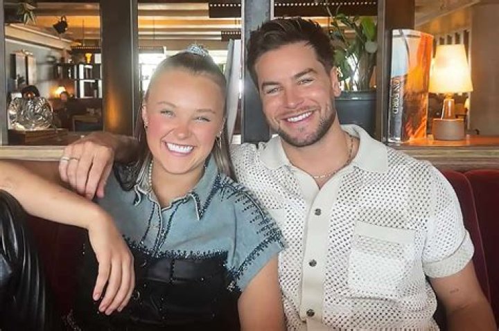 Who is Jane Hanson Dating Now? Past Relationships, Current Relationship Status, Rumors, and Facts |